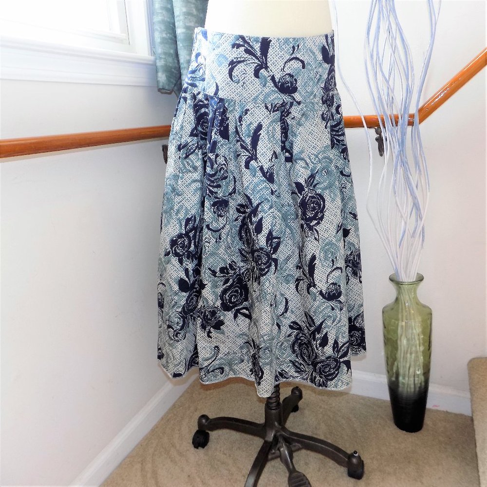 MADISON STUDIO Floral Blue & Cream Skirt Midi Plus Size 16